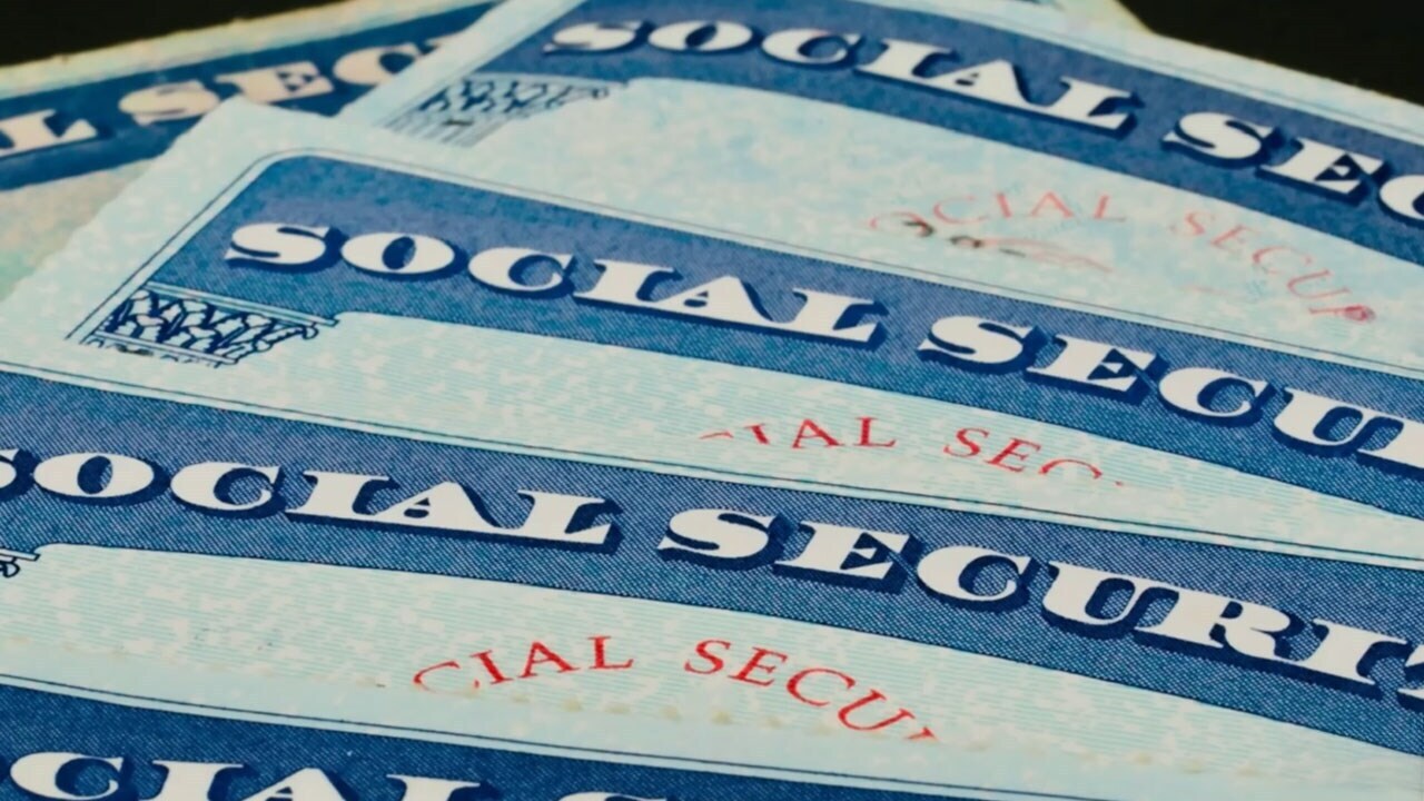 Should the income cap on Social Security taxes be lifted?