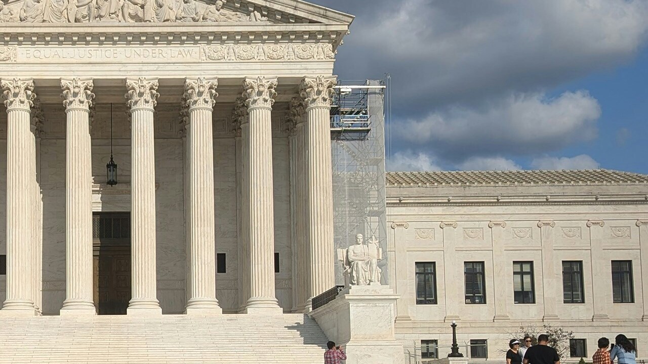 Does the 14th Amendment guarantee citizenship for all babies born in the U.S.?